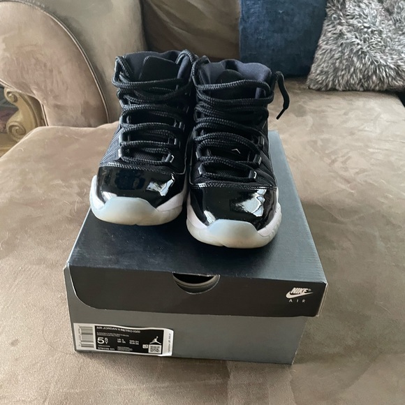 Jordan 11 Jubilee 25th Anniversary - Picture 3 of 4